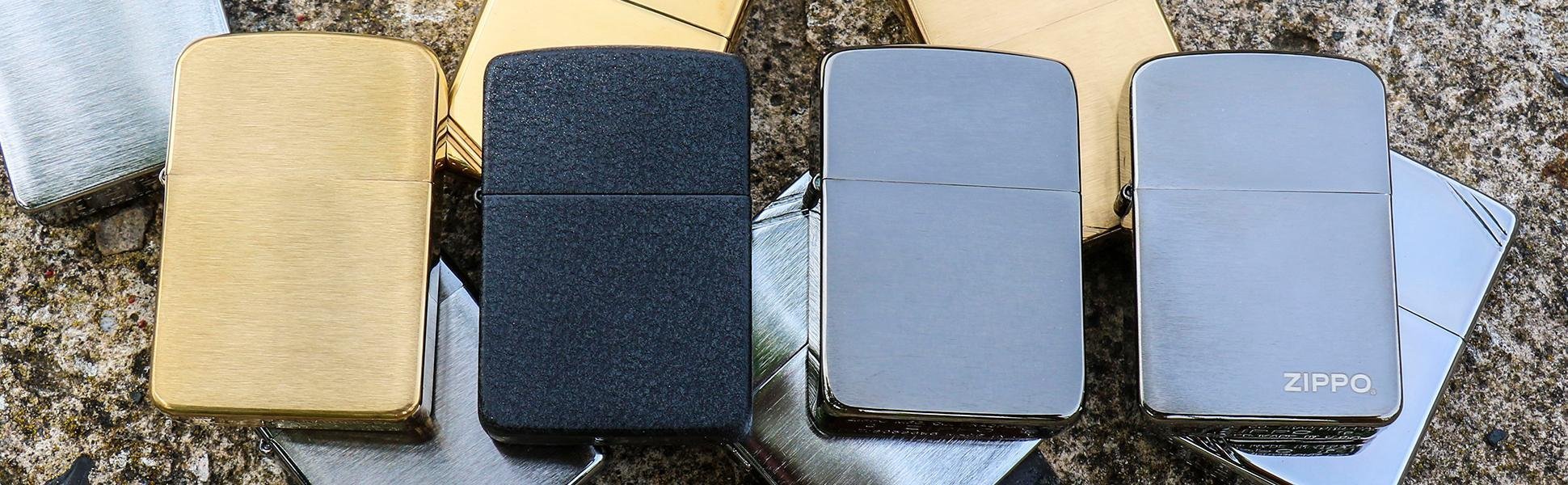 Set Regalo Zippo Da 3 Accendini Antivento Cromati, Con Ricarica E 6 Pietre Focaie, Incisione Laser Personalizzabile, Classico Design Americano